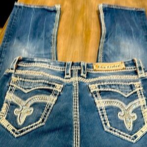 Rock Revival Easy Crop